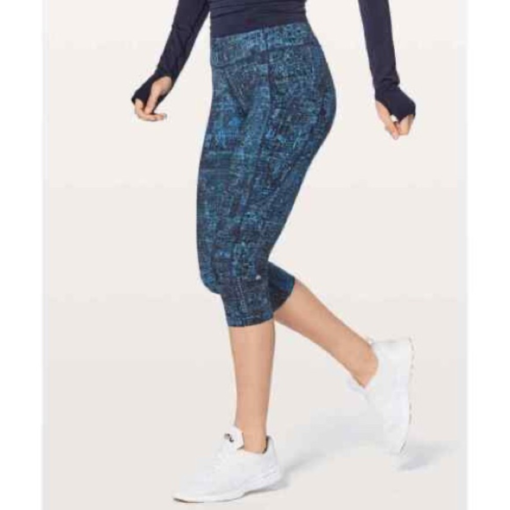🏃🏽‍♀️Lululemon Athletica Fast and Free Crop size 4 City Lights Multi